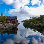 Lofoten Aurora Oceanfront 罗弗敦极光海景度假屋 アパート モスケネス
