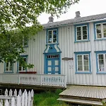 Lofoten Aurora Oceanfront 罗弗敦极光海景度假屋 アパート モスケネス