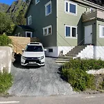 Lofoten Aurora Oceanfront 罗弗敦极光海景度假屋