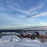 Lofoten Aurora Oceanfront 罗弗敦极光海景度假屋 アパート