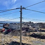 Lofoten Aurora Oceanfront 罗弗敦极光海景度假屋 *
