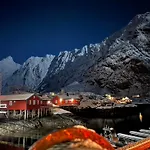 Lofoten Aurora Oceanfront 罗弗敦极光海景度假屋 アパート モスケネス