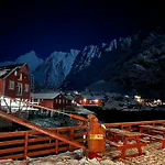 Lofoten Aurora Oceanfront 罗弗敦极光海景度假屋