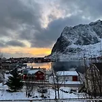 Lofoten Aurora Oceanfront 罗弗敦极光海景度假屋 * Moskenes
