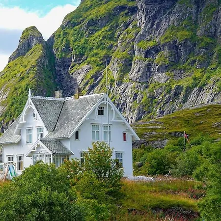 Lofoten Aurora Oceanfront 罗弗敦极光海景度假屋