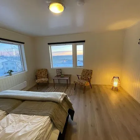 Lofoten Aurora Oceanfront 罗弗敦极光海景度假屋 *