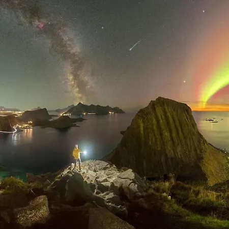 Lofoten Aurora Oceanfront 罗弗敦极光海景度假屋 公寓