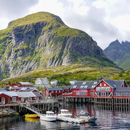 Lofoten Aurora Oceanfront 罗弗敦极光海景度假屋 Appartamento *