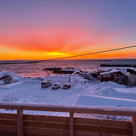 Lofoten Aurora Oceanfront 罗弗敦极光海景度假屋 Москенес