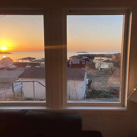 Lofoten Aurora Oceanfront 罗弗敦极光海景度假屋 Appartement *