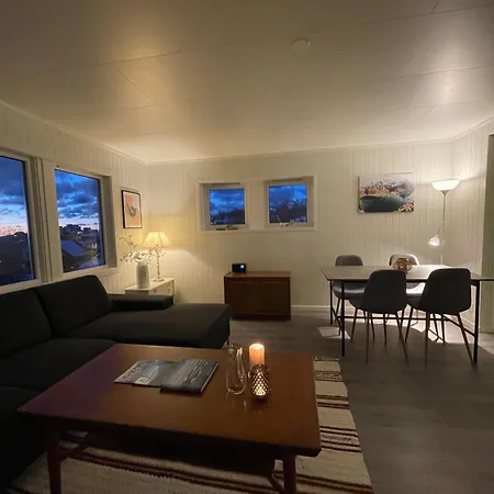 Lofoten Aurora Oceanfront 罗弗敦极光海景度假屋 *