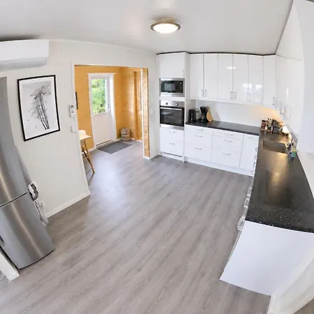 Apartmán Lofoten Aurora Oceanfront 罗弗敦极光海景度假屋 Å