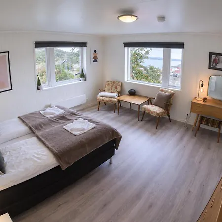 Apartmán Lofoten Aurora Oceanfront 罗弗敦极光海景度假屋 *