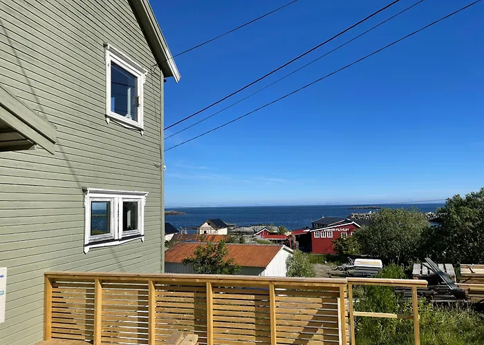 Lofoten Aurora Oceanfront 罗弗敦极光海景度假屋 Москенес