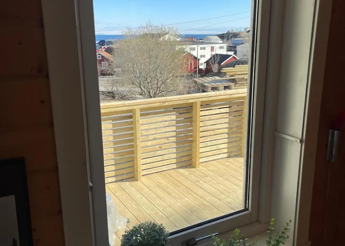 Lofoten Aurora Oceanfront 罗弗敦极光海景度假屋 Москенес