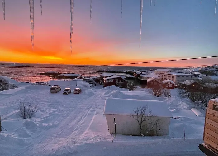 Lofoten Aurora Oceanfront 罗弗敦极光海景度假屋 Москенес