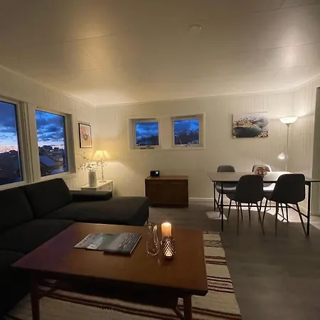 Lofoten Aurora Oceanfront 罗弗敦极光海景度假屋 アパート