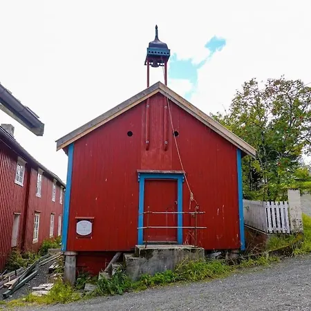 Lofoten Aurora Oceanfront 罗弗敦极光海景度假屋 *