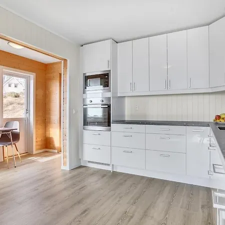 Lofoten Aurora Oceanfront 罗弗敦极光海景度假屋 アパート