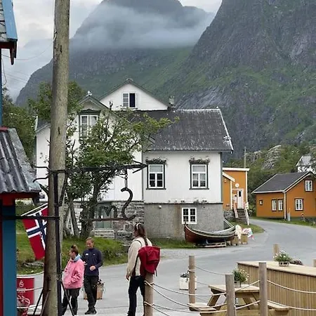 Lofoten Aurora Oceanfront 罗弗敦极光海景度假屋 アパート