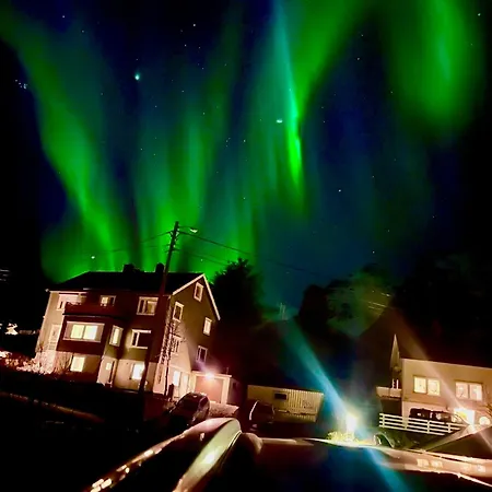 Lofoten Aurora Oceanfront 罗弗敦极光海景度假屋 モスケネス